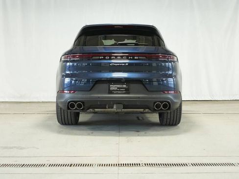 Certified 2025 Porsche Cayenne S AWD/4WD image 6