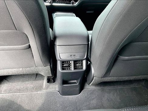 Used 2026 Chevrolet Equinox LT w/ Safety and Technology Package FWD image 26