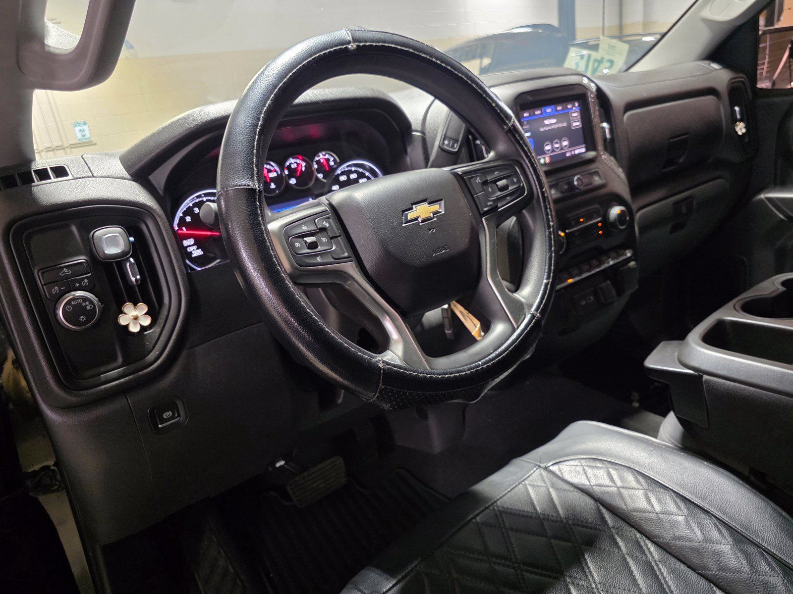 Used 2021 Chevrolet Silverado 1500 Custom w/ LPO, Dark Essentials Package RWD image 17