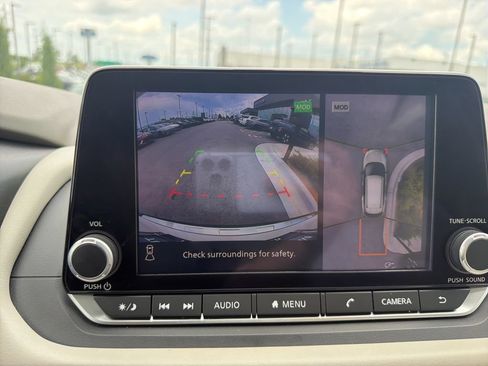 Used 2023 Nissan Rogue SL FWD image 19