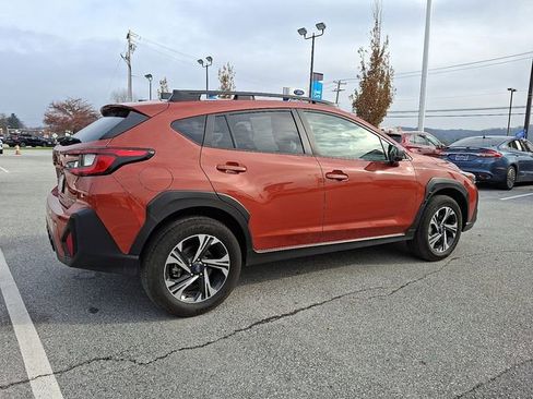 Used 2024 Subaru Crosstrek 2.0i Premium w/ Crosstrek Mirror Package image 12