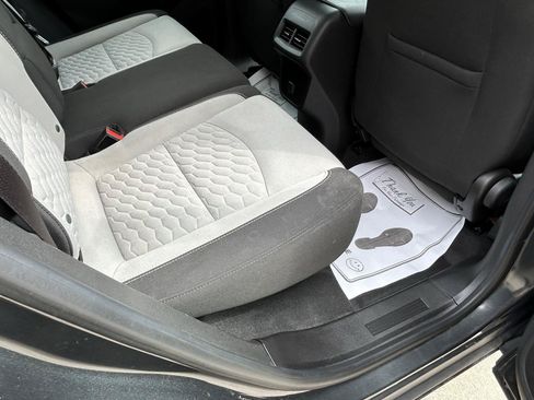 Used 2018 Chevrolet Equinox LS FWD image 11
