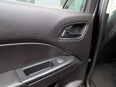 Used 2018 Chevrolet Colorado ZR2 image 34