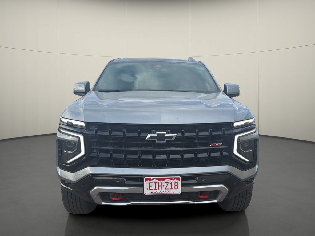 Used 2025 Chevrolet Suburban Z71 AWD/4WD image 2