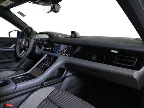 New 2025 Porsche Taycan 4 Cross Turismo image 17