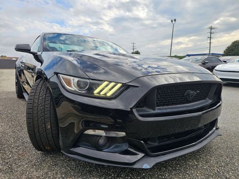 Used 2017 Ford Mustang GT Premium w/ Black Accent Package RWD image 7
