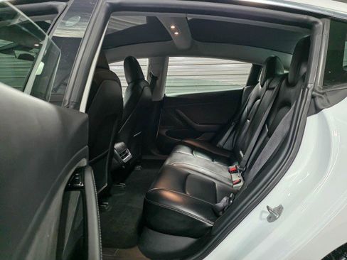 Used 2019 Tesla Model 3 Standard Range Plus image 15