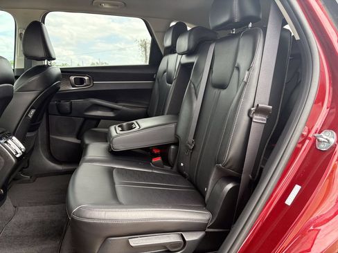 Certified 2025 Kia Sorento S w/ Panoramic Sunroof Package FWD image 14