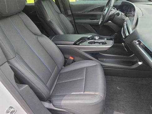Used 2024 Cadillac Lyriq Sport AWD/4WD image 28