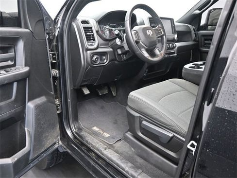 Used 2024 RAM 2500 Tradesman w/ Chrome Appearance Group image 11