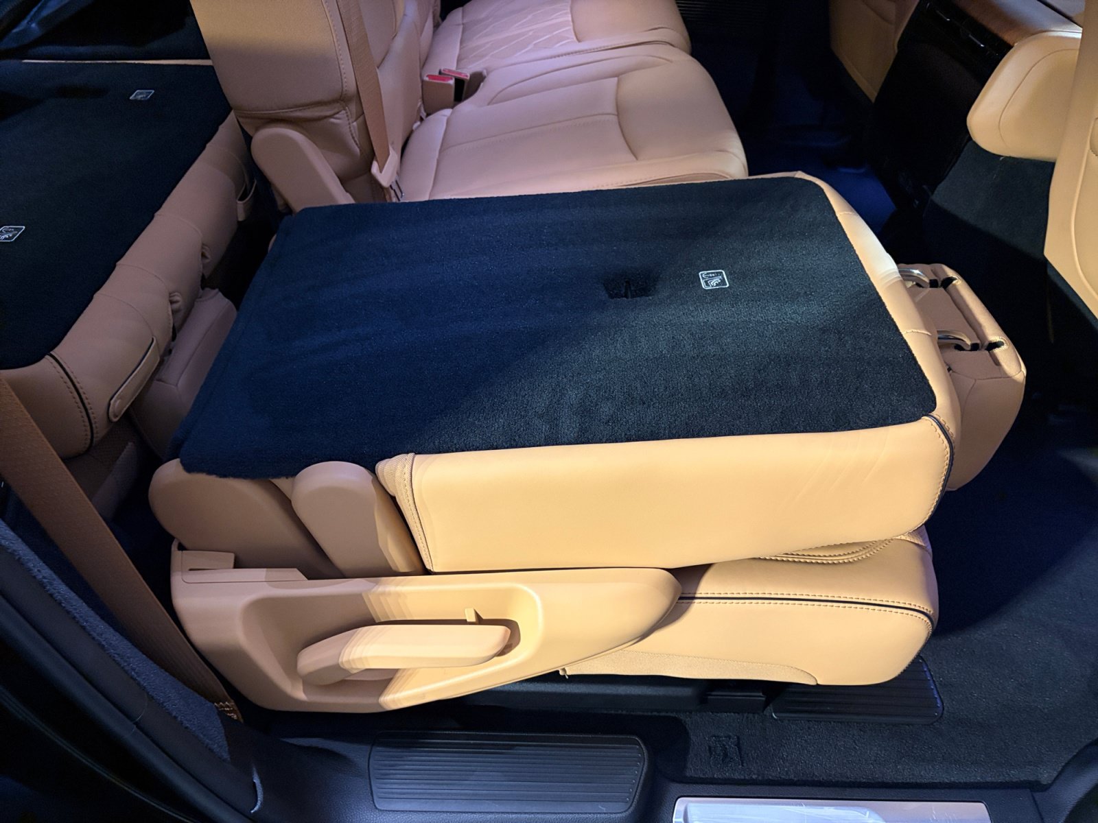 Used 2023 Jeep Grand Wagoneer Series III AWD/4WD image 28