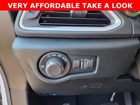 New 2026 Chrysler Voyager LX image 9