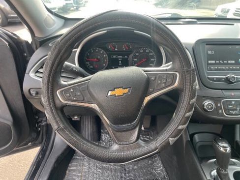 Used 2018 Chevrolet Malibu LS FWD image 12