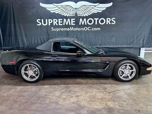 Used 2004 Chevrolet Corvette Convertible w/ Preferred Equipment Group image 10