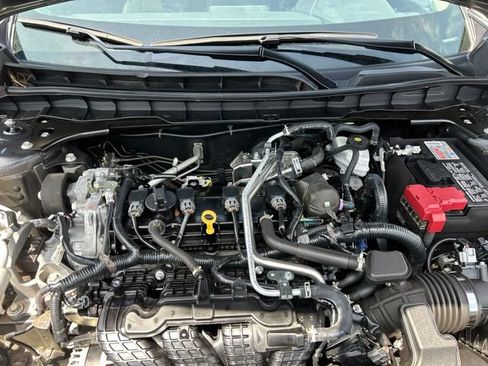 Used 2025 Nissan Altima 2.5 SV FWD image 32
