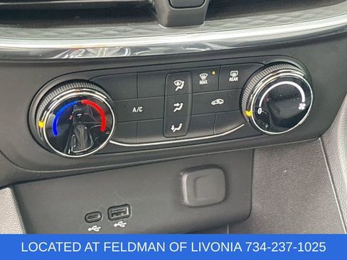Certified 2025 Buick Encore GX Preferred FWD image 17