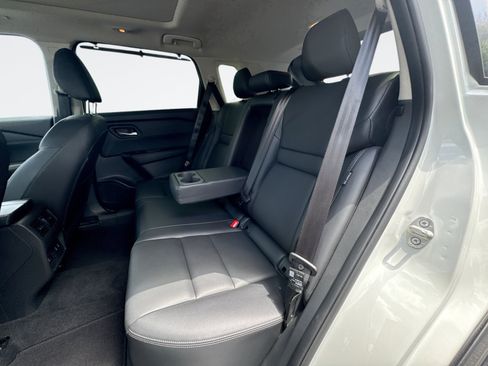 Used 2024 Nissan Rogue SL w/ SL Premium Package FWD image 14