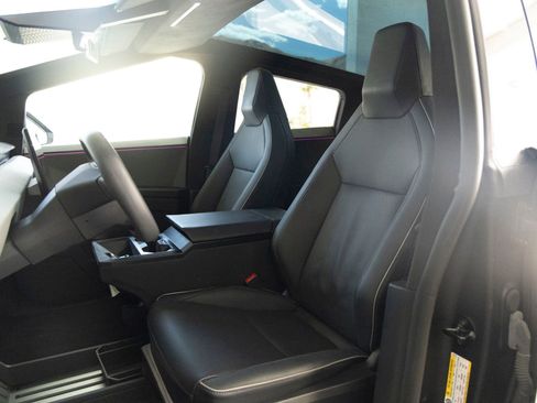 Used 2024 Tesla Cybertruck Cyberbeast AWD/4WD image 13