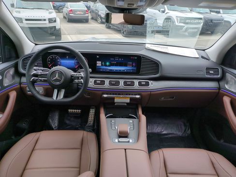 New 2026 Mercedes-Benz GLS 450 4MATIC image 10