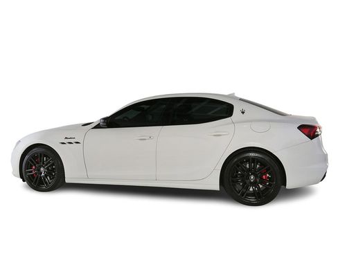 Used 2023 Maserati Ghibli Modena Q4 AWD/4WD image 10