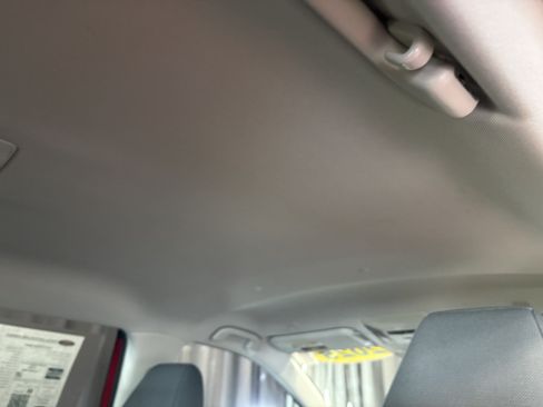 Used 2025 Toyota RAV4 XLE FWD image 34