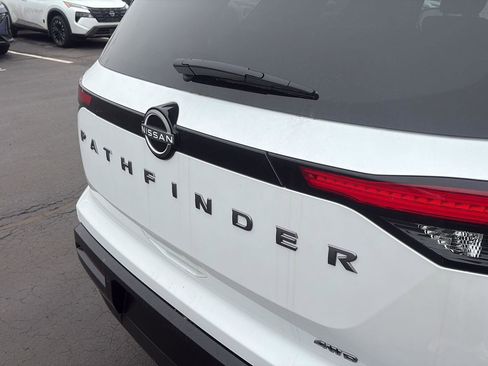 New 2026 Nissan Pathfinder SV image 7