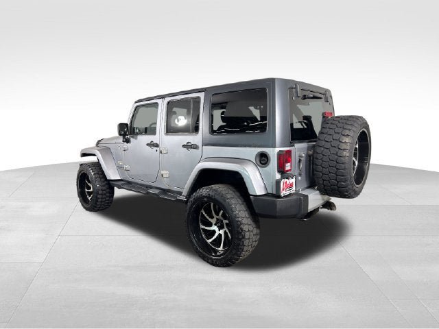 Used 2015 Jeep Wrangler Unlimited Sahara w/ Connectivity Group AWD/4WD image 3