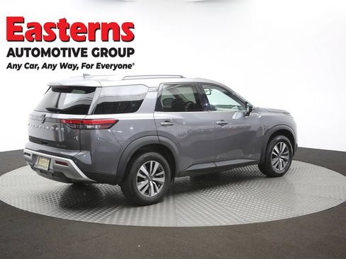 Used 2022 Nissan Pathfinder SL AWD/4WD image 42