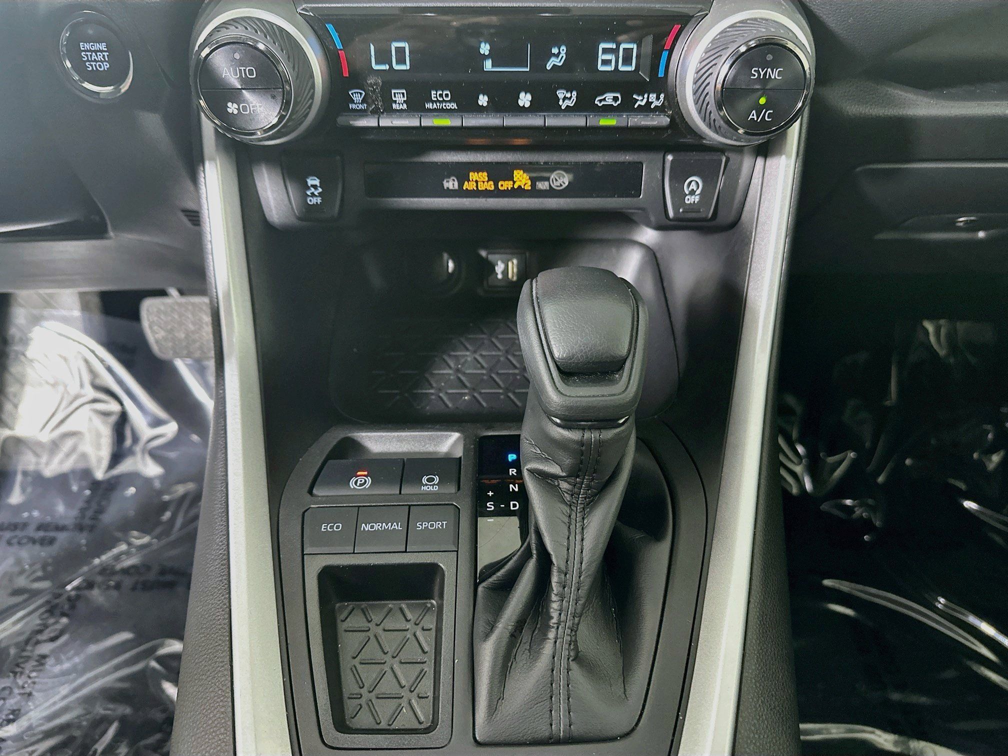 Used 2023 Toyota RAV4 XLE w/ Convenience Package FWD image 23