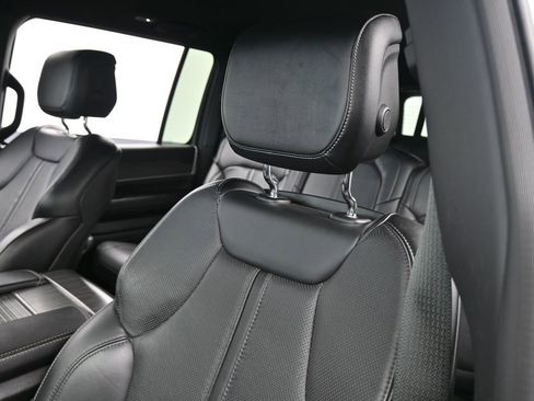 Used 2023 Jeep Wagoneer Series III w/ Preferred Equipment Group image 16