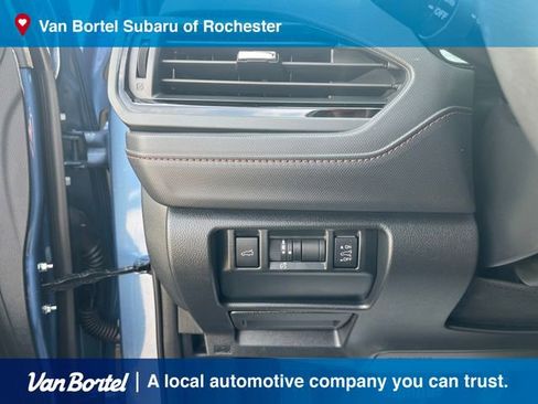 Used 2025 Subaru Forester Touring AWD/4WD image 19