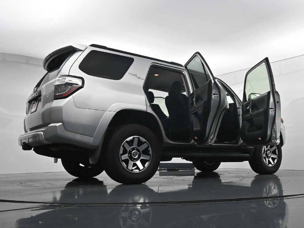Used 2021 Toyota 4Runner TRD Off-Road AWD/4WD image 43