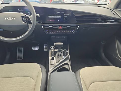 New 2026 Kia Niro SX Touring FWD image 15
