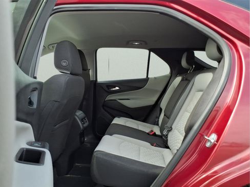 Used 2018 Chevrolet Equinox LT FWD image 10
