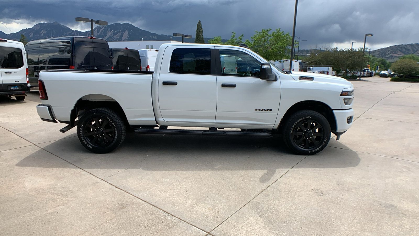 Used 2025 RAM 2500 Big Horn AWD/4WD image 6