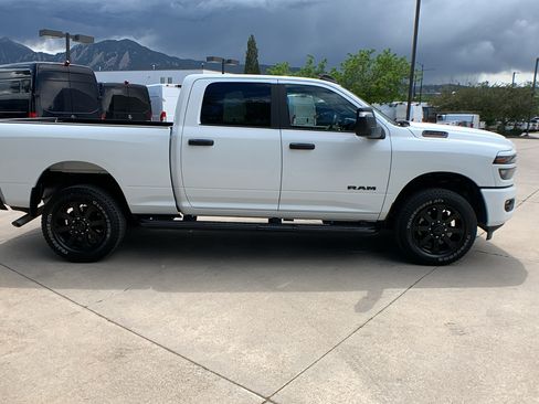 Used 2025 RAM 2500 Big Horn AWD/4WD image 6