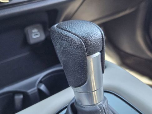 Used 2023 Honda HR-V LX image 25