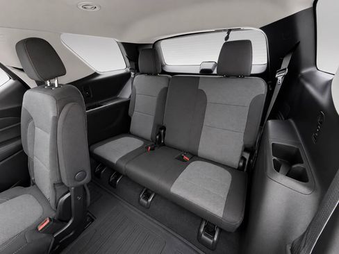 Used 2019 Chevrolet Traverse LT FWD image 11