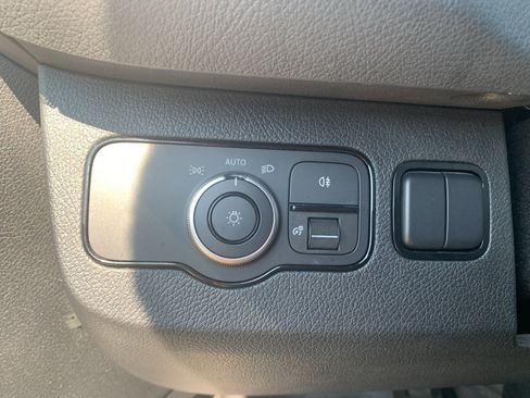 Used 2025 Mercedes-Benz Sprinter 2500 image 14