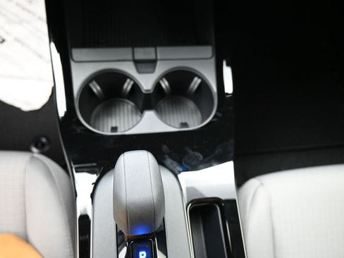 New 2026 Toyota Prius LE image 12