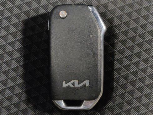Used 2024 Kia Soul LX w/ Option Group 015 FWD image 32