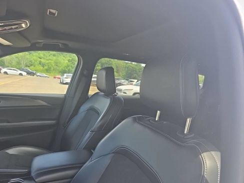 Used 2023 Jeep Grand Cherokee L Laredo AWD/4WD image 14