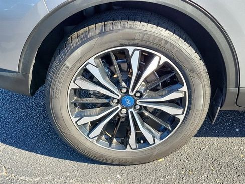 Used 2022 Ford Escape SE w/ SE Sport Appearance Package image 36