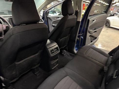 Used 2021 Ford Edge SE image 42