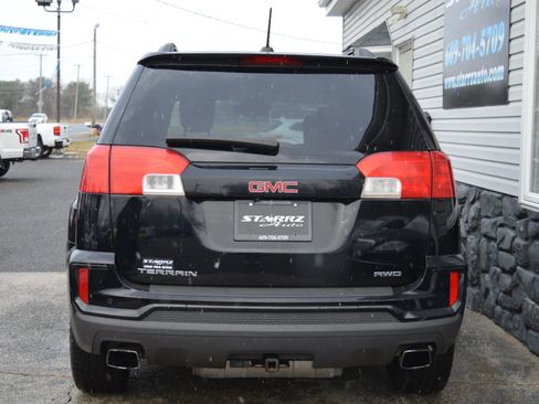 Used 2017 GMC Terrain SLE w/ Technology Package image 4