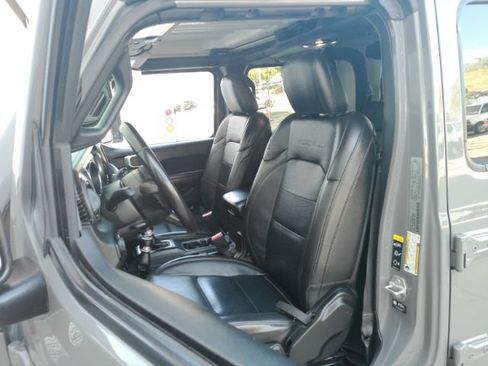 Used 2022 Jeep Gladiator Sport AWD/4WD image 16