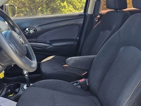 Used 2014 Nissan Versa SV FWD image 7