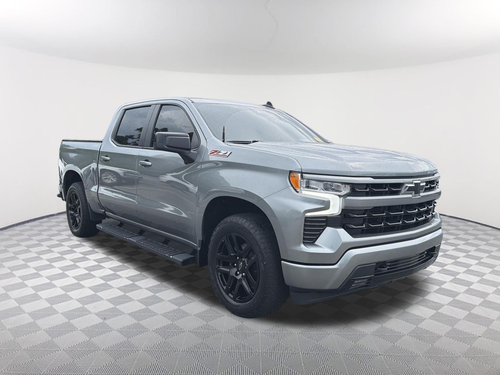 Used 2023 Chevrolet Silverado 1500 RST AWD/4WD image 3