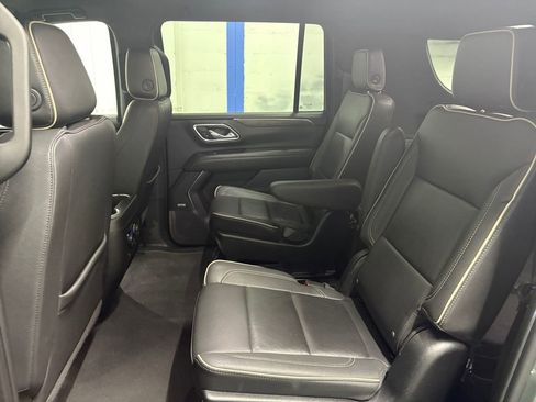 Used 2023 Chevrolet Suburban Premier AWD/4WD image 12