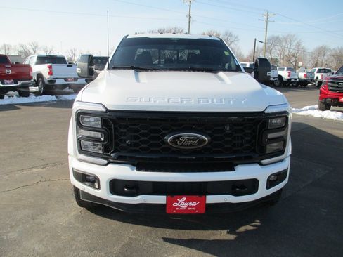Used 2025 Ford F450 Platinum w/ FX4 Off-Road Package image 12